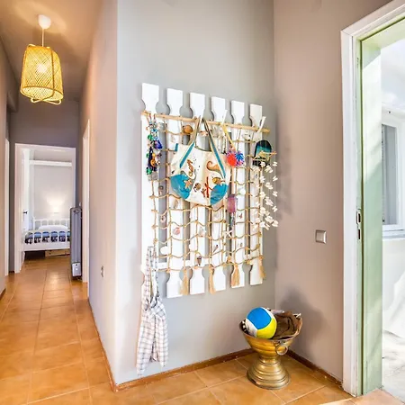 Case de vacanță Cleo Beachfront Potos