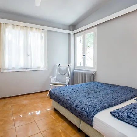 Case de vacanță Cleo Beachfront Potos