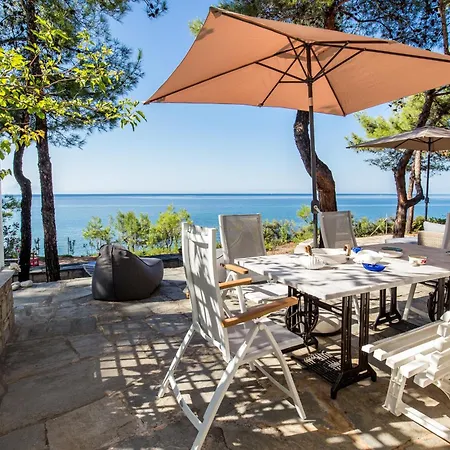 Cleo Beachfront *